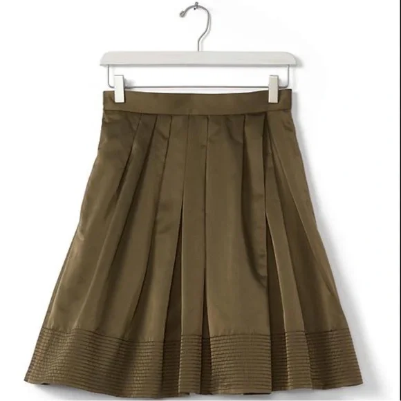 NWT BANANA REPUBLIC TAFFETA FIT-AND-FLARE SKIRT IN OLIVE GREEN - Picture 2 of 10
